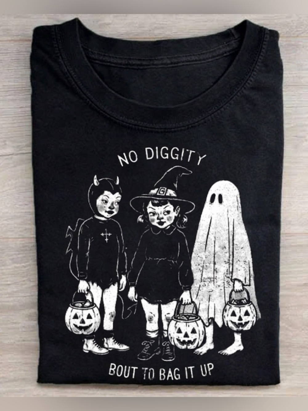 Halloween Costume T-Shirt in Black - No Diggity Trick-or-Treat Design Unisex